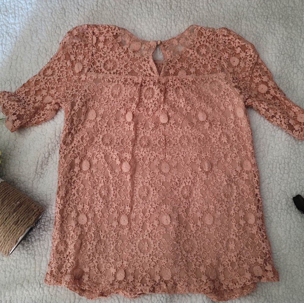Lace blush blouse  in perfect condition!